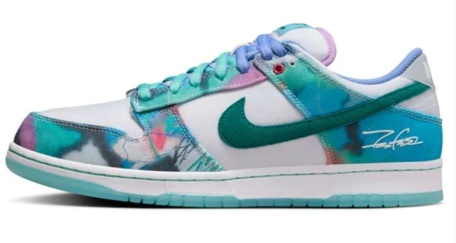 Nike SB Dunk Low 'Futura Laboratories Bleached Aqua' HF6061-400