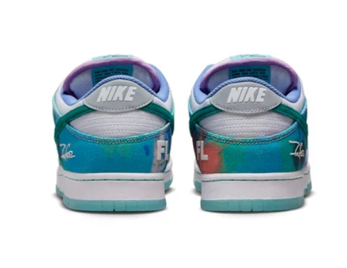 Nike SB Dunk Low 'Futura Laboratories Bleached Aqua' HF6061-400