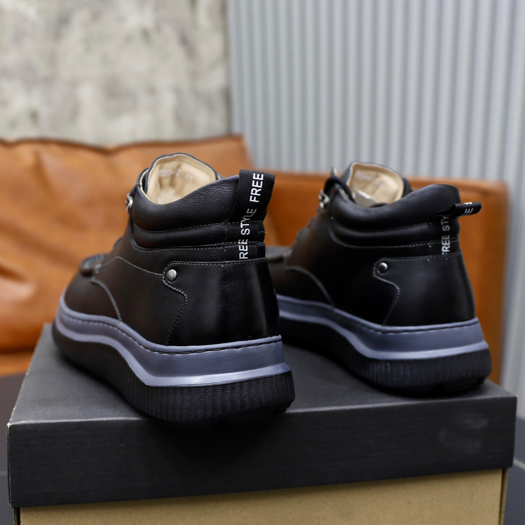 Freestyle Moc-Toe Shearling Boot 'Triple Black'