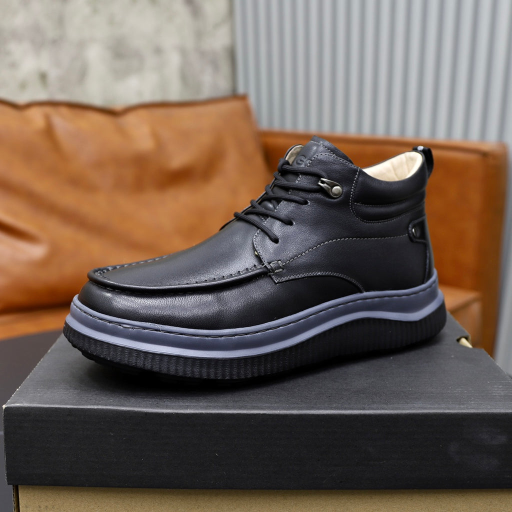 Freestyle Moc-Toe Shearling Boot 'Triple Black'