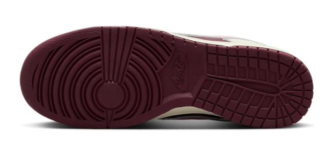 Nike Dunk Low Premium 'Valentine’s Day 2023' – DR9705-100